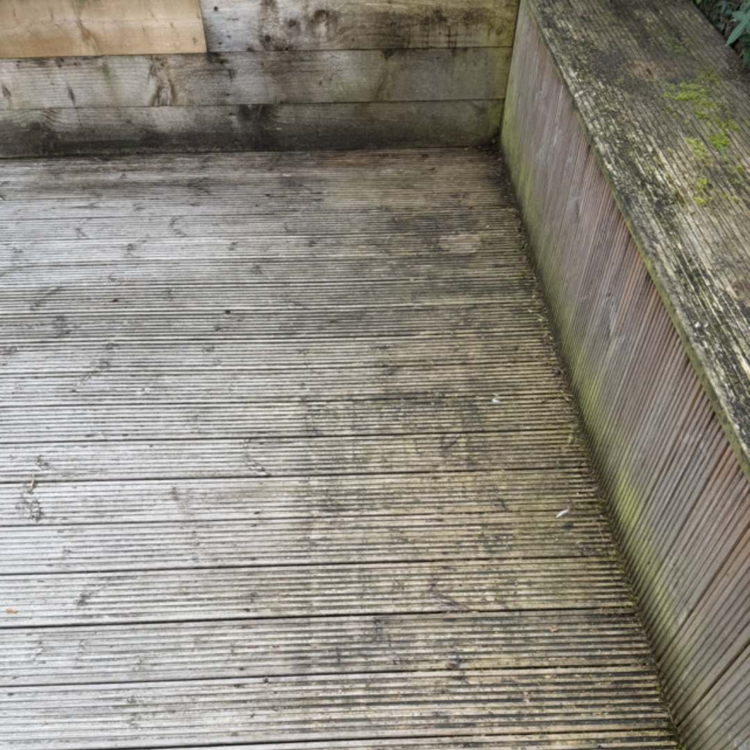 Outdoor patio surface cleaning service